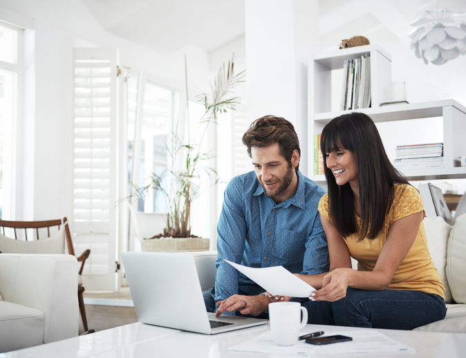 There's little difference in retirement savings when it comparing married women to married men. 